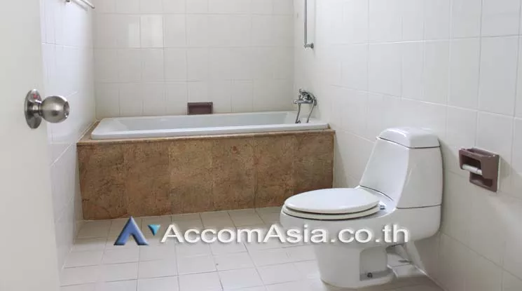 6  3 br Apartment For Rent in Sukhumvit ,Bangkok BTS Asok - MRT Sukhumvit at Family friendly environment 10120