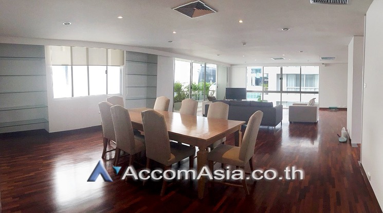 Pet friendly |  3 Bedrooms  Apartment For Rent in Sathorn, Bangkok  near BTS Surasak (1413761)