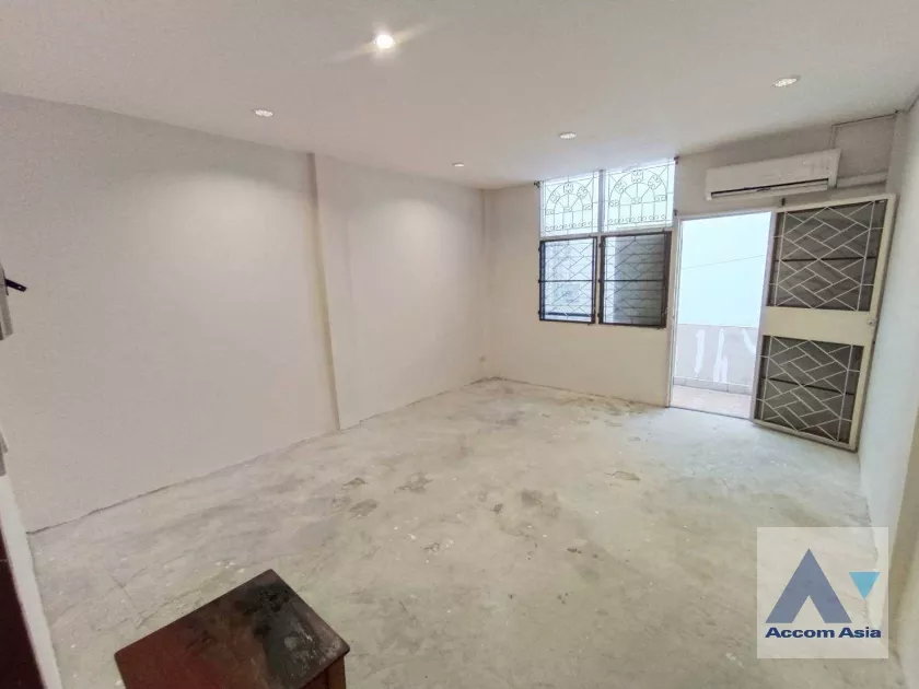 26  4 br House For Rent in Sukhumvit ,Bangkok BTS Nana 2513892