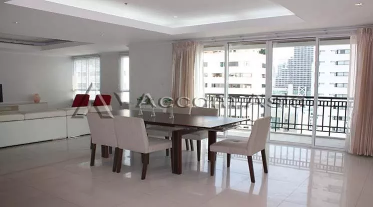  3 Bedrooms  Condominium For Rent in Sukhumvit, Bangkok  near BTS Nana (1513981)