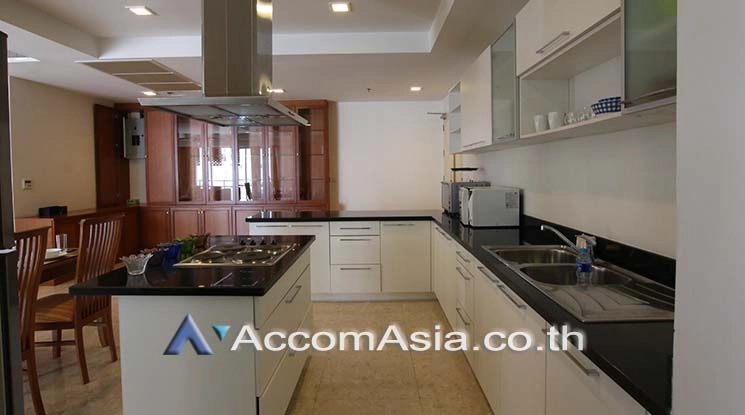  3 Bedrooms  Condominium For Rent in Sukhumvit, Bangkok  near BTS Ekkamai (1513983)