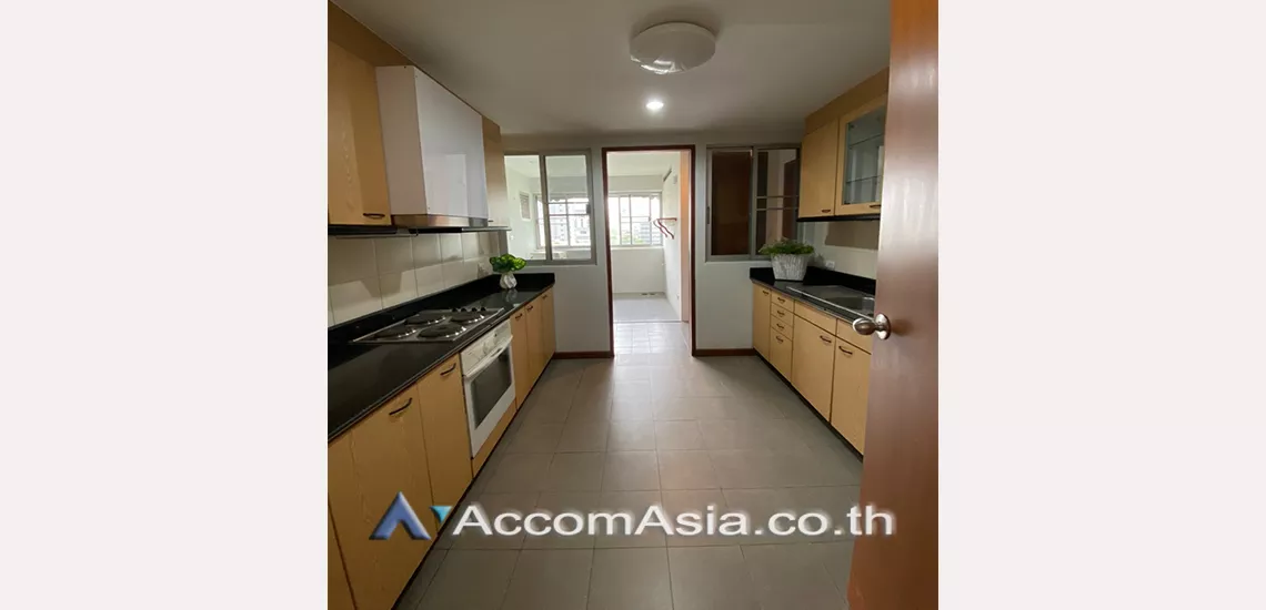 Pet friendly |  3 Bedrooms  Apartment For Rent in Sukhumvit, Bangkok  near BTS Phrom Phong (1002401)