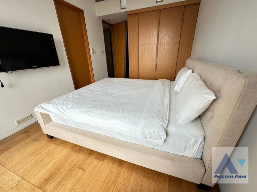  2 Bedrooms  Condominium For Rent in Sathorn, Bangkok  near BTS Chong Nonsi - MRT Lumphini (1514013)