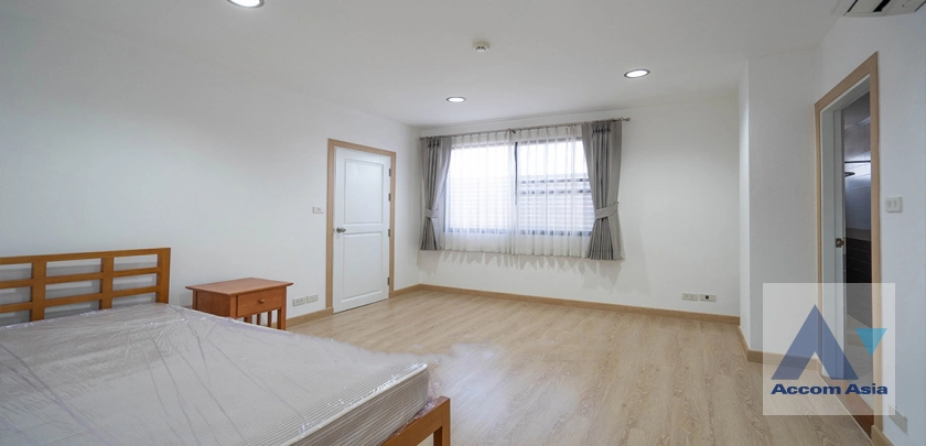 5  3 br Apartment For Rent in Sathorn ,Bangkok BTS Sala Daeng - MRT Lumphini at Secluded Ambiance 1414116