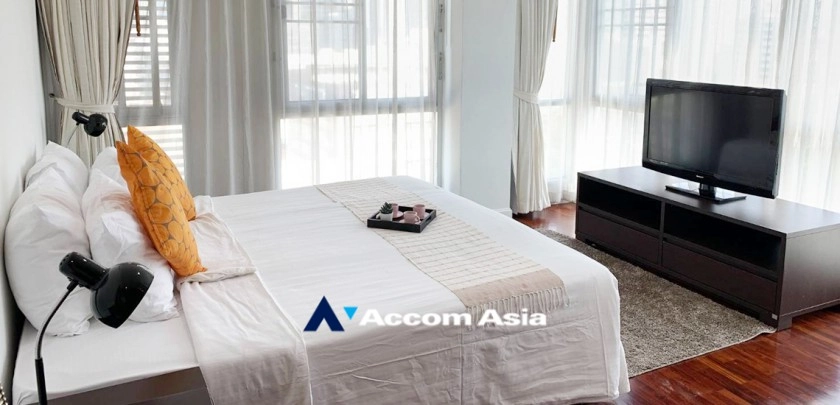 5  3 br Apartment For Rent in Silom ,Bangkok BTS Surasak at High-end Low Rise  1414133