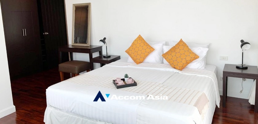 6  3 br Apartment For Rent in Silom ,Bangkok BTS Surasak at High-end Low Rise  1414133