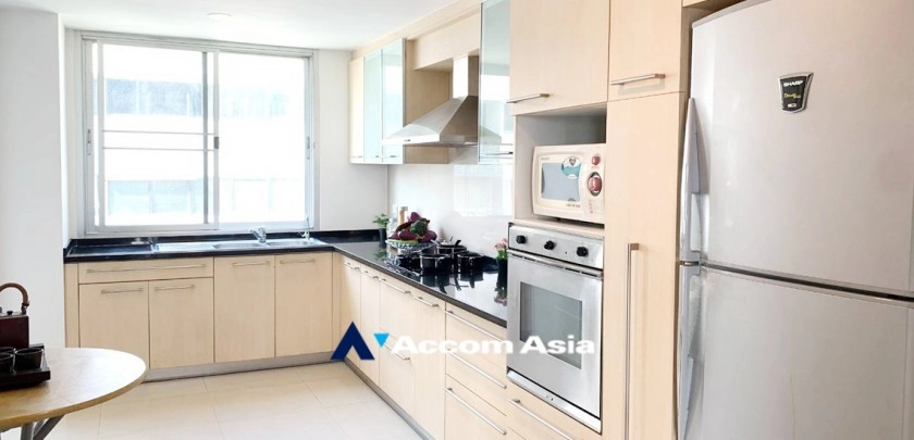 4  3 br Apartment For Rent in Silom ,Bangkok BTS Surasak at High-end Low Rise  1414133