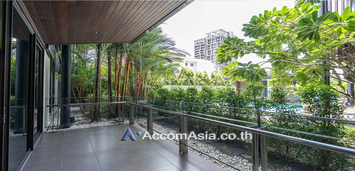 Big Balcony |  2 Bedrooms  Apartment For Rent in Sukhumvit, Bangkok  near BTS Ekkamai (1414156)