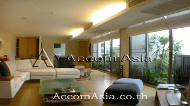  3 Bedrooms  Apartment For Rent in Ploenchit, Bangkok  near BTS Ratchadamri (20607)