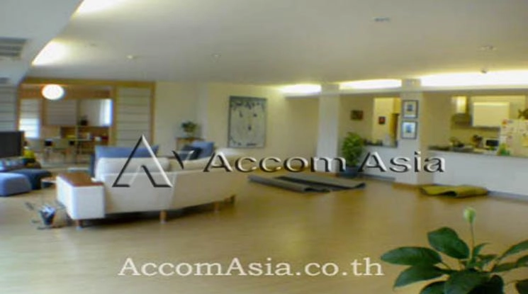  3 Bedrooms  Apartment For Rent in Ploenchit, Bangkok  near BTS Ratchadamri (20607)