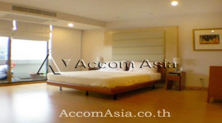  3 Bedrooms  Apartment For Rent in Ploenchit, Bangkok  near BTS Ratchadamri (20607)