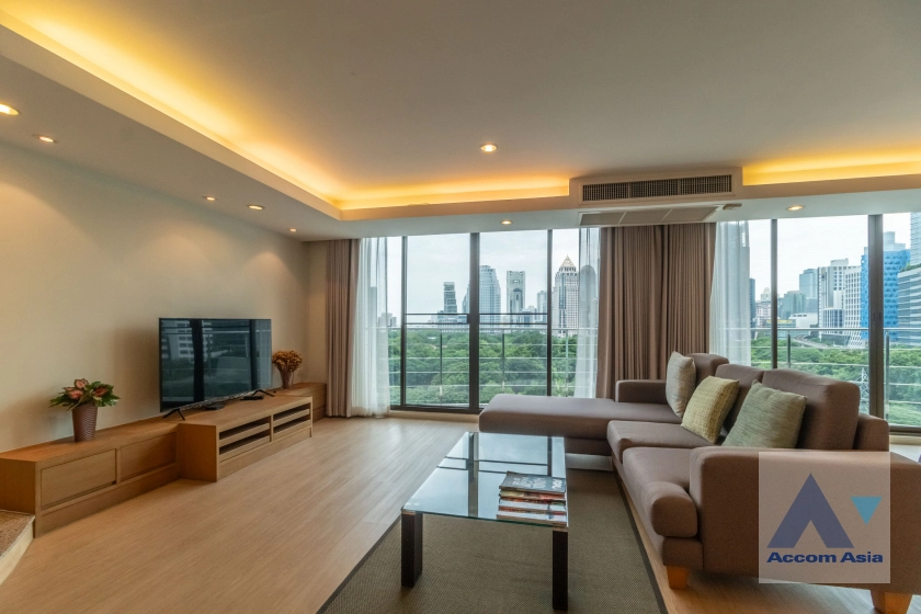  3 Bedrooms  Apartment For Rent in Ploenchit, Bangkok  near BTS Ratchadamri (20607)