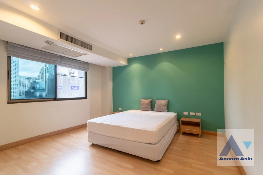 32  3 br Apartment For Rent in Ploenchit ,Bangkok BTS Ratchadamri at Step to Lumpini Park 20607