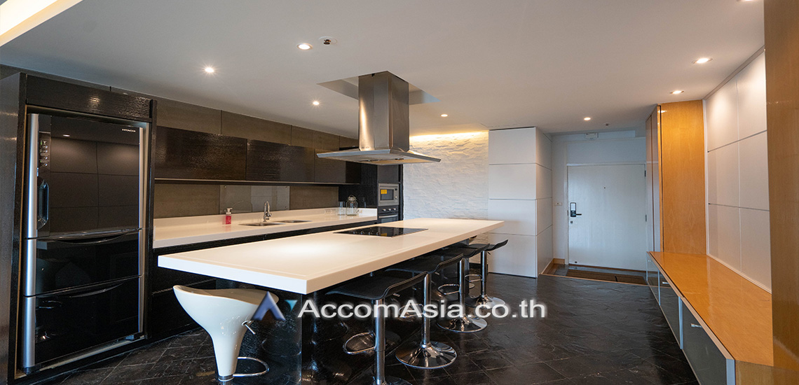  2 Bedrooms  Condominium For Rent & Sale in Sathorn, Bangkok  near BTS Sala Daeng - MRT Lumphini (1514394)