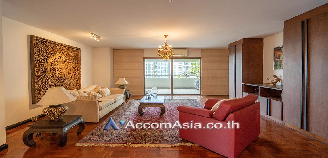  3 Bedrooms  Condominium For Rent in Sukhumvit, Bangkok  near BTS Nana (20612)