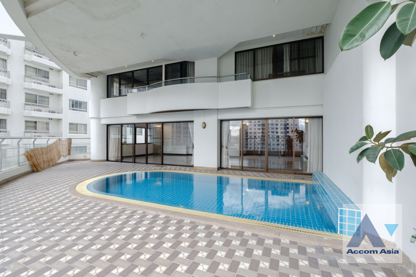 Huge Terrace, Private Swimming Pool, Duplex Condo, Penthouse condominium for sale in Sukhumvit at Le Raffine Sukhumvit 24, Bangkok Code 1514459