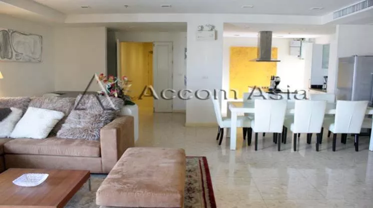  2 Bedrooms  Condominium For Rent in Sukhumvit, Bangkok  near BTS Ekkamai (1514629)