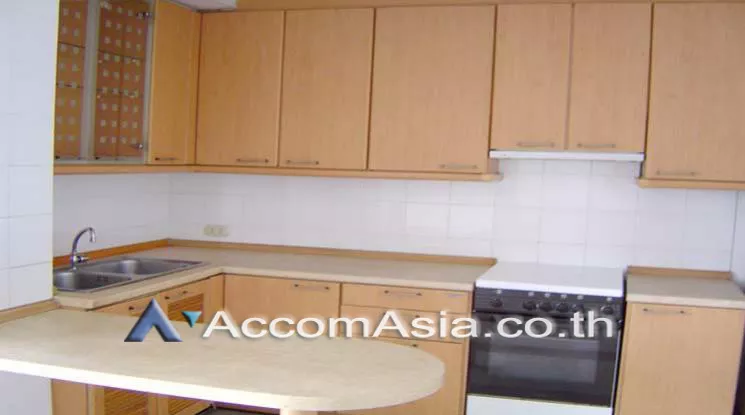  1  3 br Apartment For Rent in Sathorn ,Bangkok BTS Surasak at Low rise Apartment Building 20637