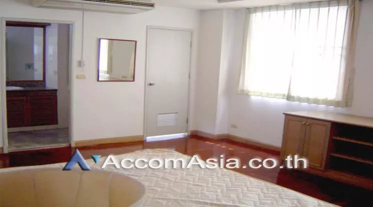 4  3 br Apartment For Rent in Sathorn ,Bangkok BTS Surasak at Low rise Apartment Building 20637