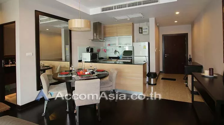  2 Bedrooms  Condominium For Rent in Sathorn, Bangkok  near BTS Sala Daeng - MRT Lumphini (1514762)