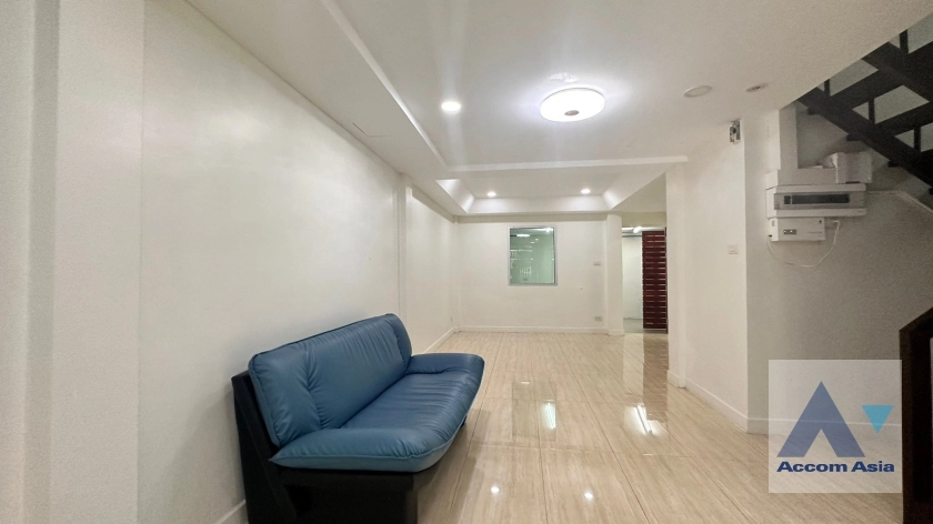  2  4 br House For Rent in sukhumvit ,Bangkok BTS Ekkamai 2514805