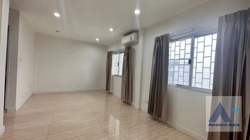 5  4 br House For Rent in sukhumvit ,Bangkok BTS Ekkamai 2514805