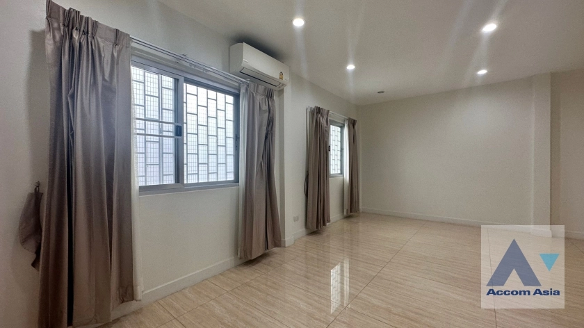 8  4 br House For Rent in sukhumvit ,Bangkok BTS Ekkamai 2514805