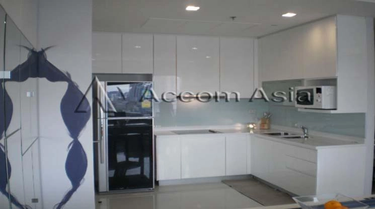  2 Bedrooms  Condominium For Rent in Sathorn, Bangkok  near MRT Khlong Toei (1514970)