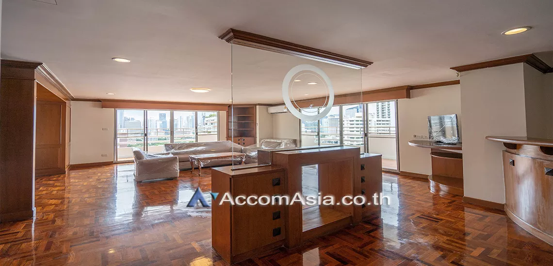 Big Balcony |  3 Bedrooms  Condominium For Rent in Sukhumvit, Bangkok  near BTS Phrom Phong (1515037)