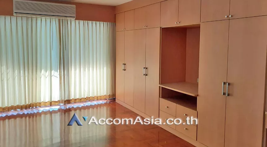  3 Bedrooms  Condominium For Rent in Sukhumvit, Bangkok  near BTS Phrom Phong (1515093)