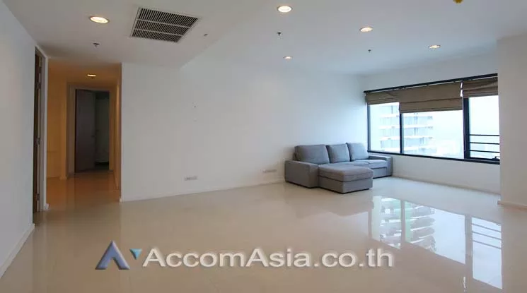  3 Bedrooms  Condominium For Rent in Ploenchit, Bangkok  near BTS Chitlom (1515157)