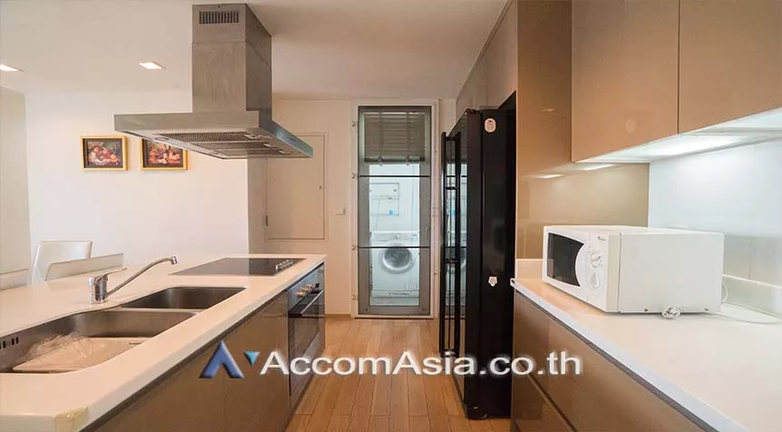  3 Bedrooms  Condominium For Rent in Sukhumvit, Bangkok  near BTS Thong Lo (1515246)