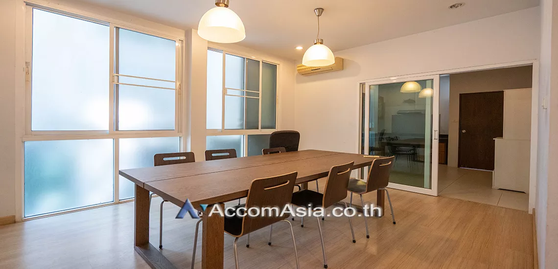 Pet friendly |  2 Bedrooms  Apartment For Rent in Sukhumvit, Bangkok  near BTS Phrom Phong (1715322)