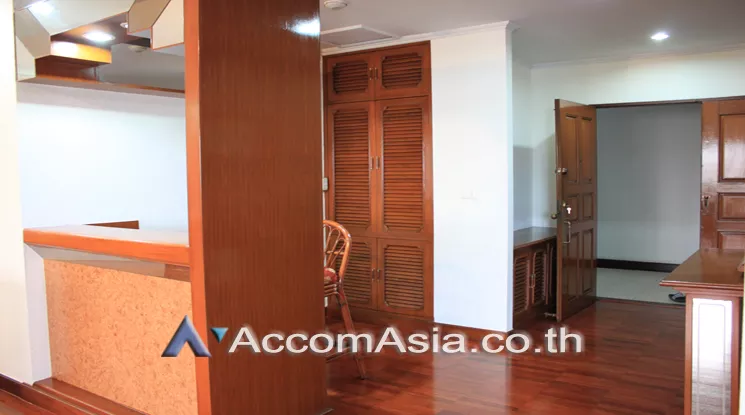 Pet friendly |  3 Bedrooms  Apartment For Rent in Sukhumvit, Bangkok  near BTS Phrom Phong (1415326)