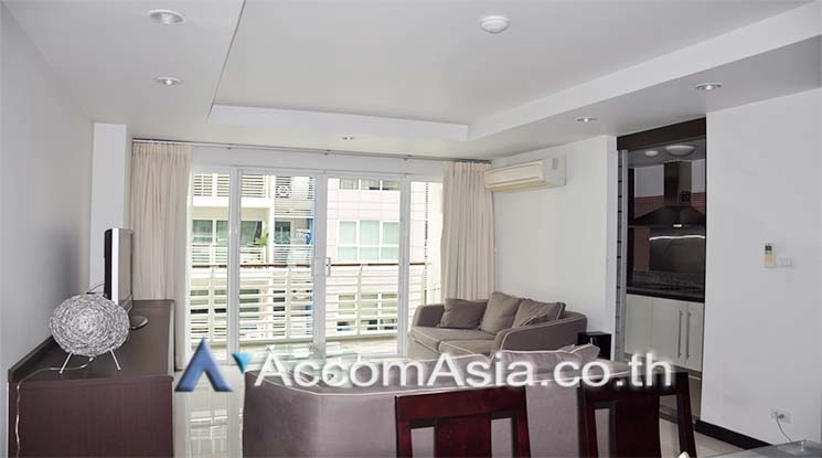  2 Bedrooms  Condominium For Rent in Sukhumvit, Bangkok  near BTS Ekkamai (1515432)