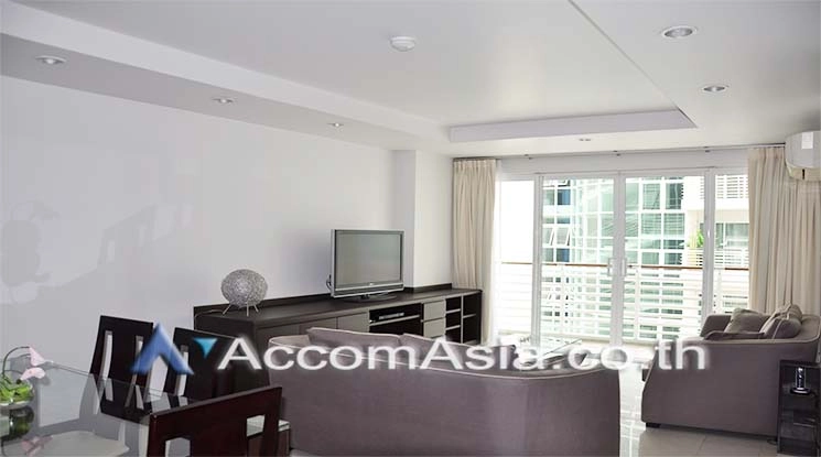  2 Bedrooms  Condominium For Rent in Sukhumvit, Bangkok  near BTS Ekkamai (1515432)