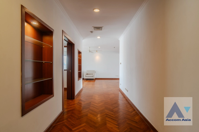 Pet friendly |  3 Bedrooms  Apartment For Rent in Sathorn, Bangkok  near BRT Technic Krungthep (1515437)