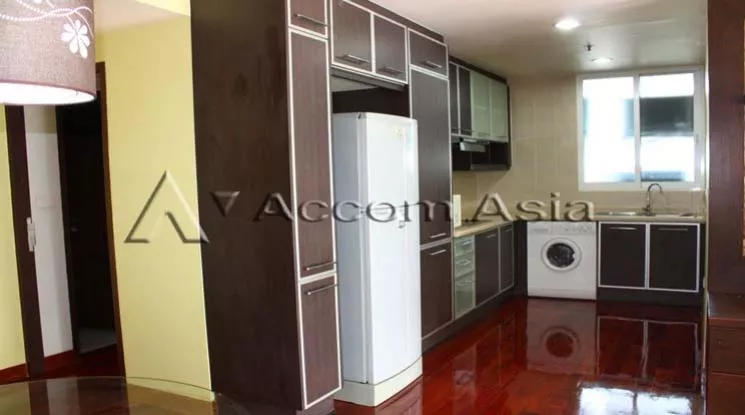  2 Bedrooms  Condominium For Rent in Ploenchit, Bangkok  near BTS Chitlom (1515448)