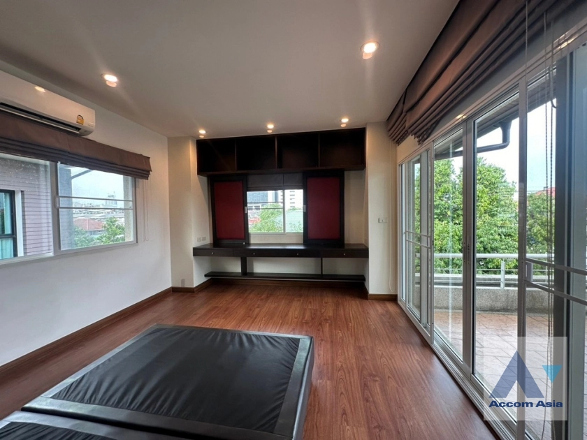 12  4 br House For Rent in Lat phrao ,Bangkok   at Baan Issara Rama 9 2315464