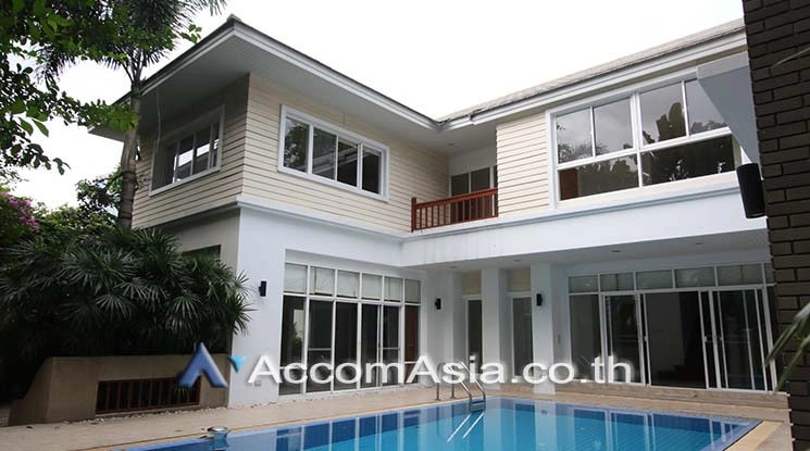 Pet friendly |  4 Bedrooms  House For Rent in Sukhumvit, Bangkok  near BTS Thong Lo (1815488)