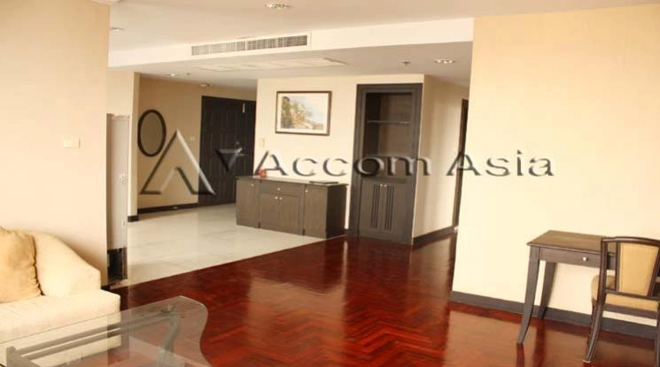  2 Bedrooms  Condominium For Rent in Sukhumvit, Bangkok  near BTS Nana (1515510)