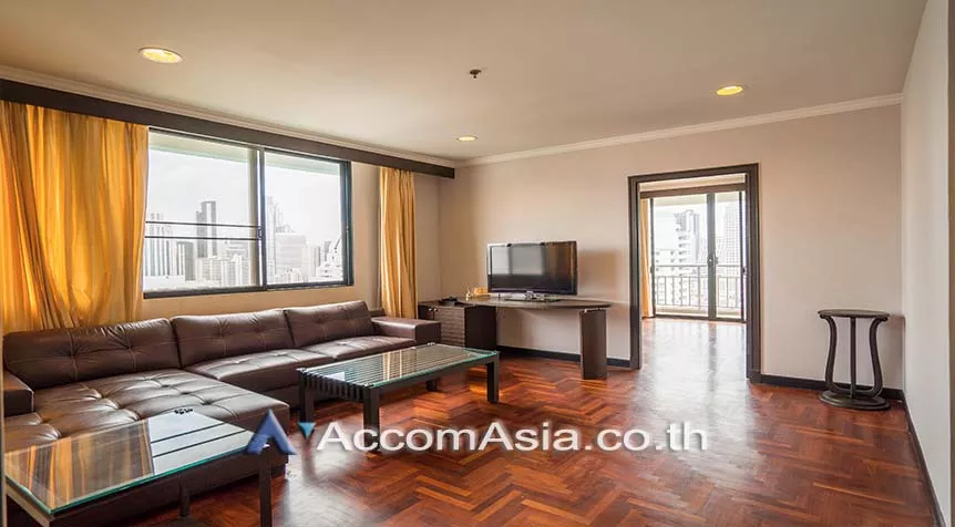 Big Balcony |  3 Bedrooms  Condominium For Rent in Sukhumvit, Bangkok  near BTS Nana (1515512)