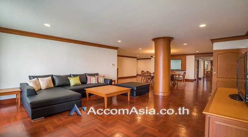  3 Bedrooms  Apartment For Rent in Sukhumvit, Bangkok  near BTS Phrom Phong (1415522)