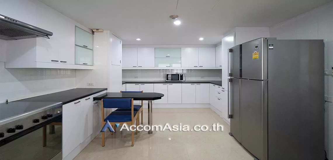 Pet friendly |  3 Bedrooms  Apartment For Rent in Sukhumvit, Bangkok  near BTS Phrom Phong (1415549)