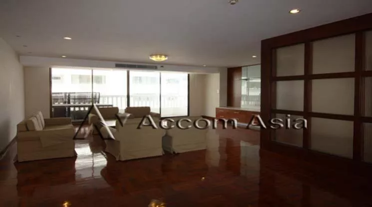  4 Bedrooms  Apartment For Rent in Sukhumvit, Bangkok  near BTS Phrom Phong (1415551)