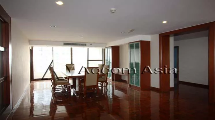  4 Bedrooms  Apartment For Rent in Sukhumvit, Bangkok  near BTS Phrom Phong (1415551)