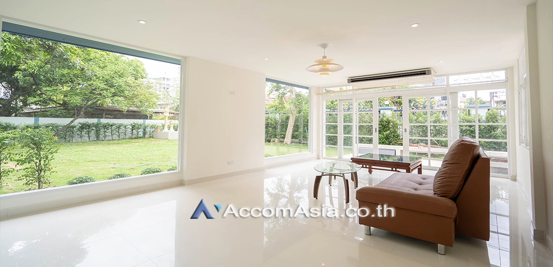 Home Office, Pet friendly |  4 Bedrooms  House For Rent in Sukhumvit, Bangkok  near BTS Thong Lo (1715610)