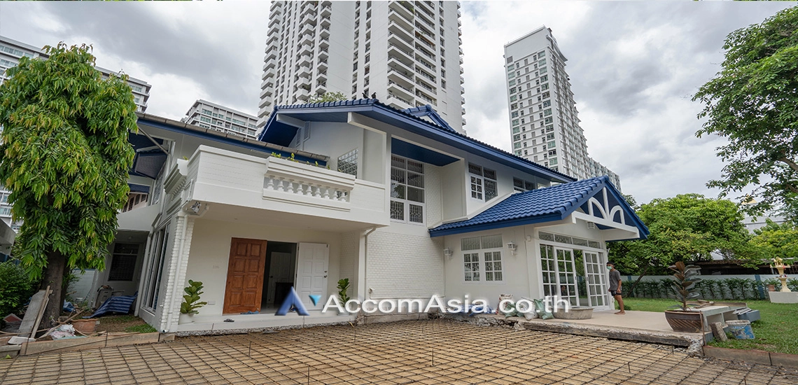 Home Office, Pet friendly |  4 Bedrooms  House For Rent in Sukhumvit, Bangkok  near BTS Thong Lo (1715610)