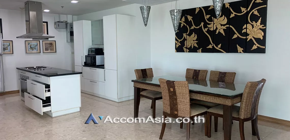  3 Bedrooms  Condominium For Rent in Sukhumvit, Bangkok  near BTS Ekkamai (1515620)