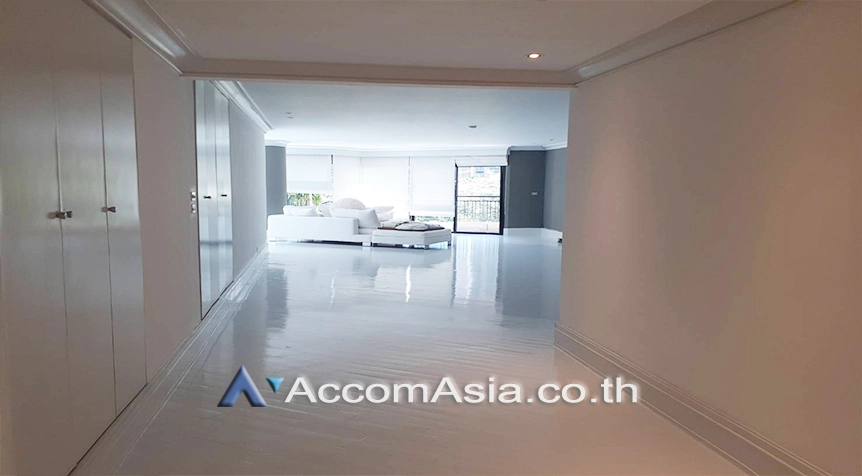 Pet friendly |  3 Bedrooms  Apartment For Rent in Sukhumvit, Bangkok  near BTS Phrom Phong (1415627)